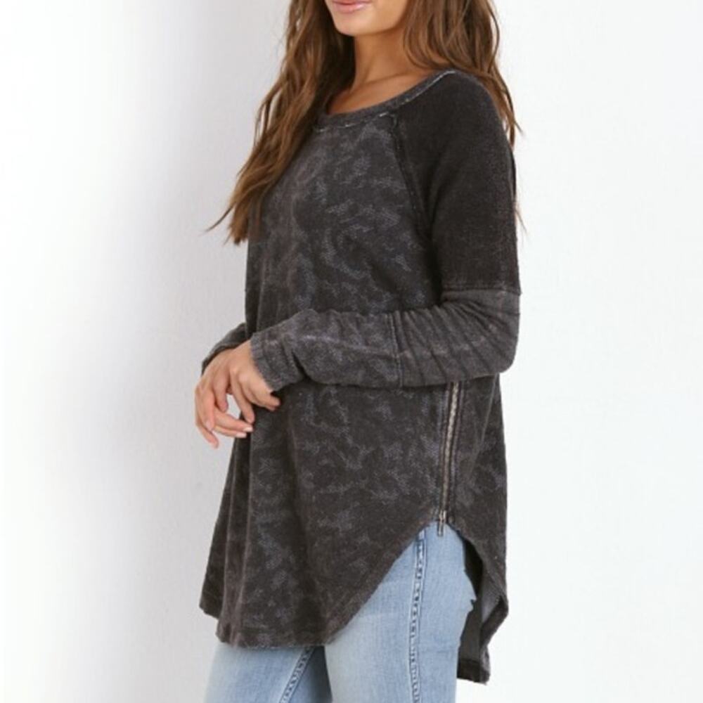 Free People Bed of Roses Gray Mixed Media Side Zip Pullover Top size XS